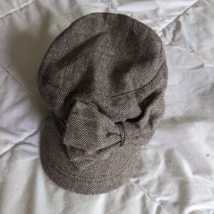 Brown Tweed Cap With Bow